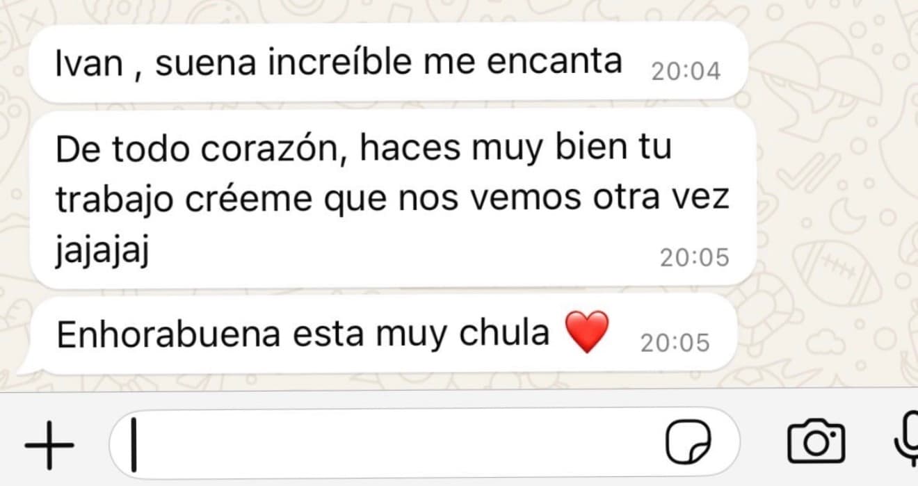 Captura de una conversación real de WhatsApp con un cliente de Monkey Studio